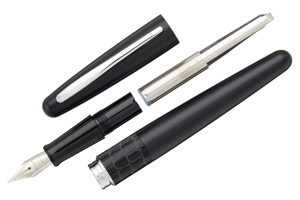 Fountain Pen - Pilot - Blue - Black Body - Crocodile